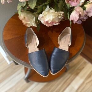 Adrienne Vittadini Navy Flats